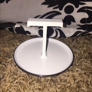 “T” Ring Holder